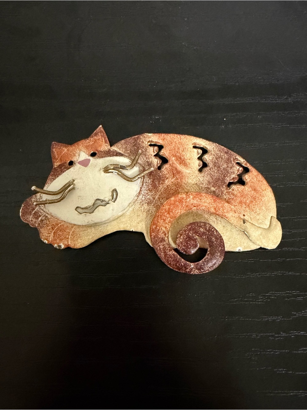 Regal Brand Copper-Tone Cat Magnet - Orange Cat Décor